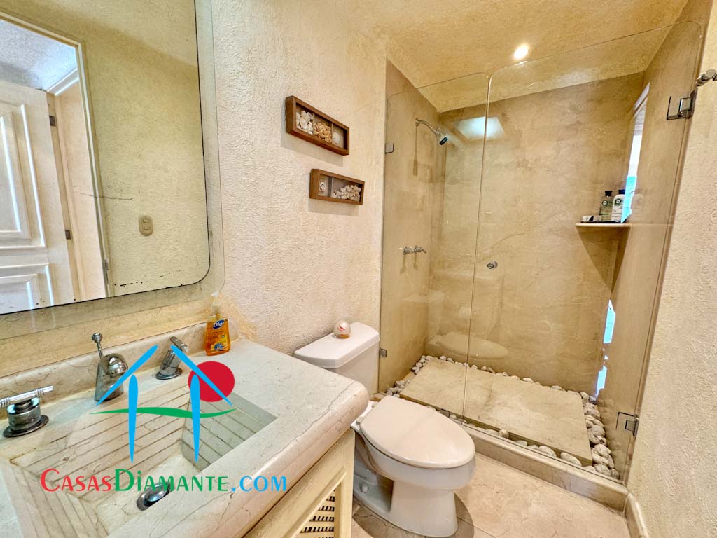 Brisas Diamante Villa 100 - Recámara cuatro 8